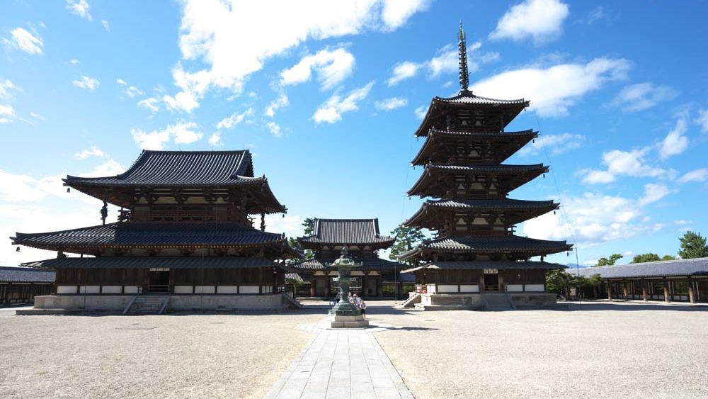 ヒノキで建築した法隆寺が１３００年以上保つのに、木造建築の寿命が３０年なのはなぜ？